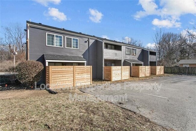 Building Photo - 1502 W 25th Ct Unit D3