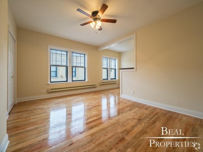 Building Photo - 0 bedroom in CHICAGO IL 60657 Unit 38 Rental