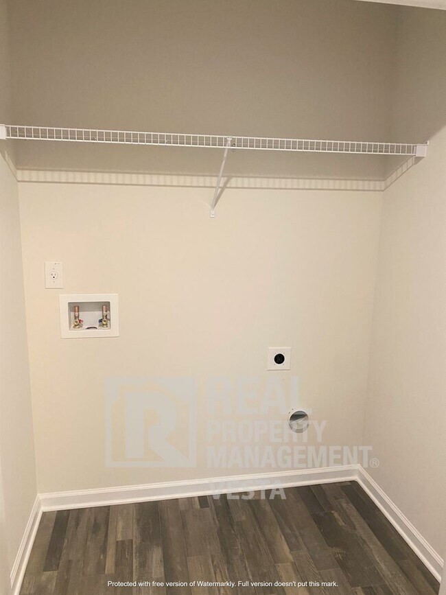 New Four Bedroom House in a Great Neighbor... Rental House Rental in