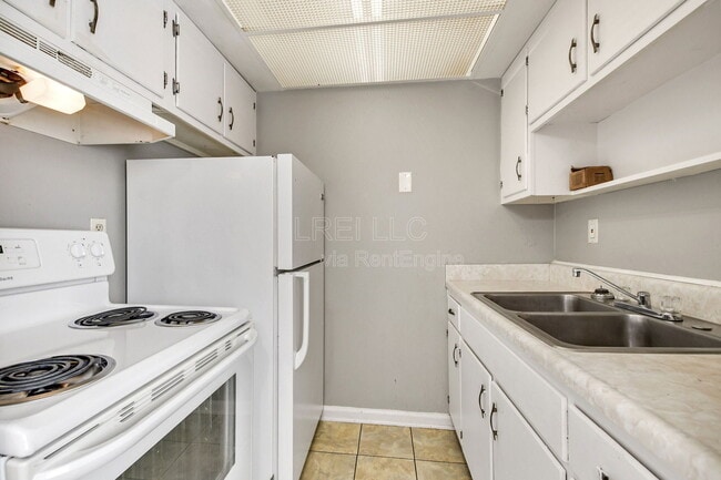 Photo - 118 W Ormsby Ave Unit 4b