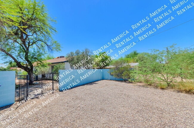 Photo - 3733 N Mountain Ave