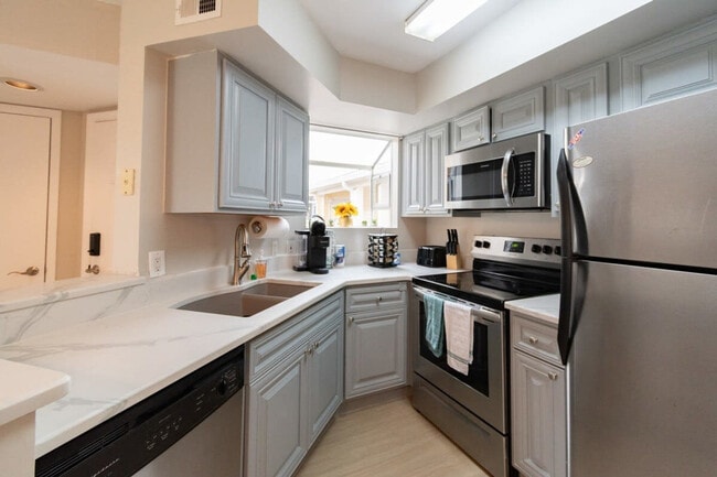 Photo - 1999 Island Club Dr Unidad FL2-ID1044413P