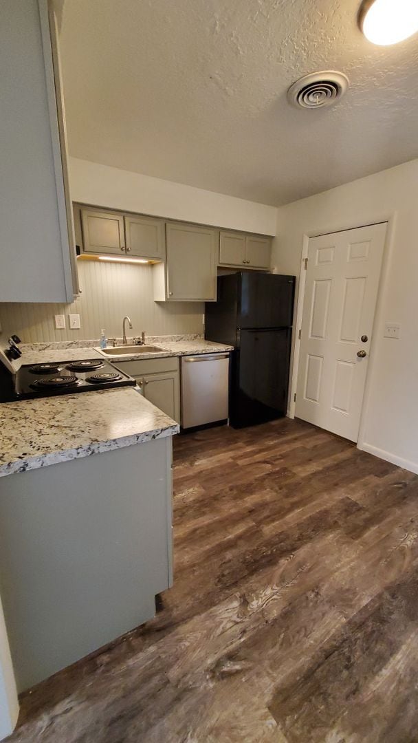 Photo - (2) Bed/(1) Bath Updated Throughout! Located just east of campus!