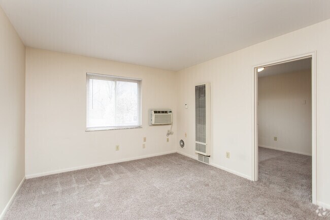 1BR, 1BA - 450 SF