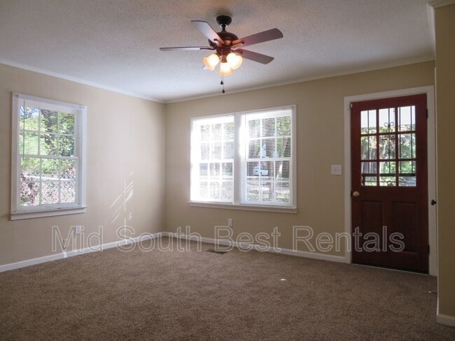 Photo - 2707 Chatsworth St