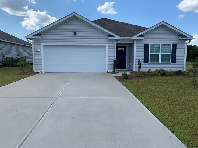 Building Photo - 4-Bedroom, 2-Bath Home in Heather Glen Com...