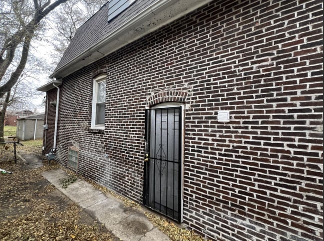 Photo - 824 Tyler St