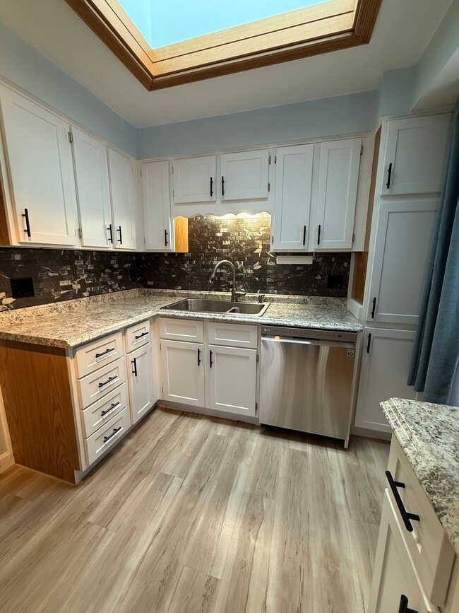 Photo - 195 Huntress St