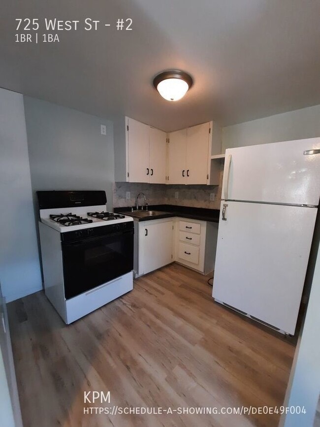 Photo - 725 West St Unit #2