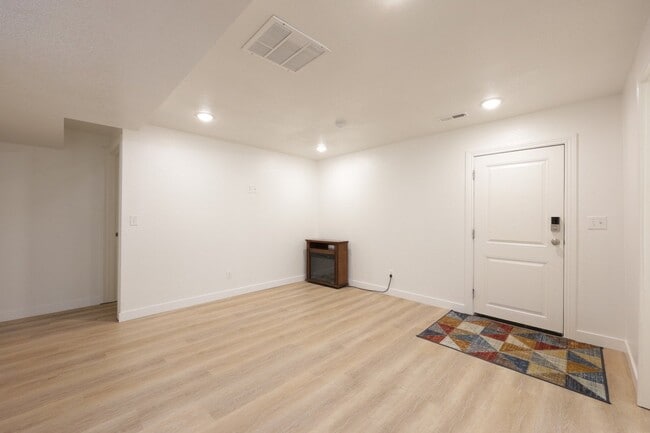 Photo - 534 Firestone Dr Unit 2