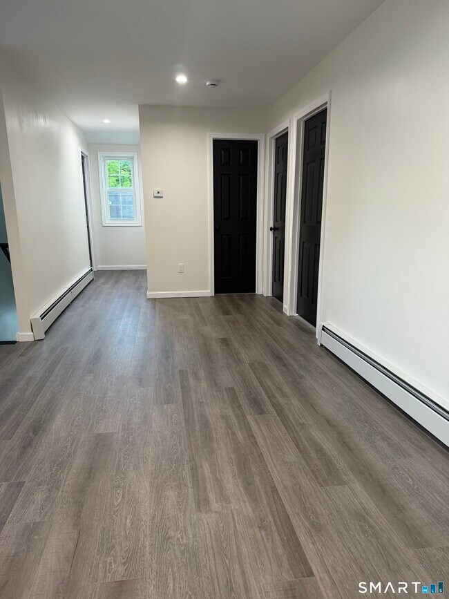 Photo - 11 Strant St