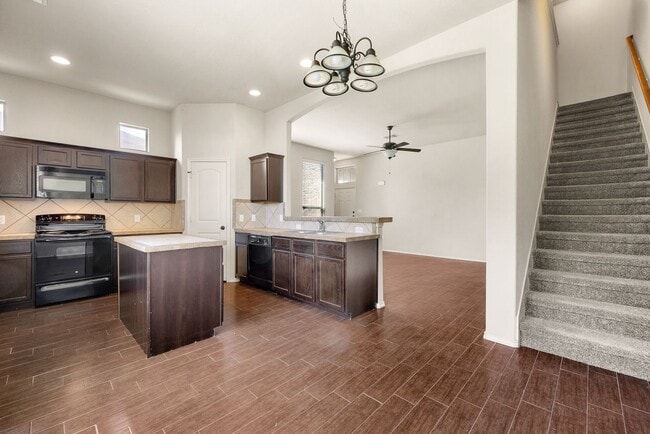 Photo - AVAILABLE NOW! Nice 3 Bedroom Duplex located in New Braunfels!