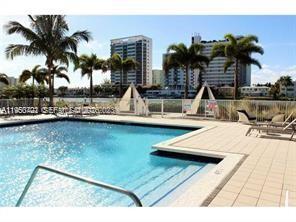 Building Photo - 7928 East Dr Unit 403