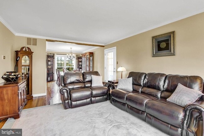 Photo - 1902 Julian Rd