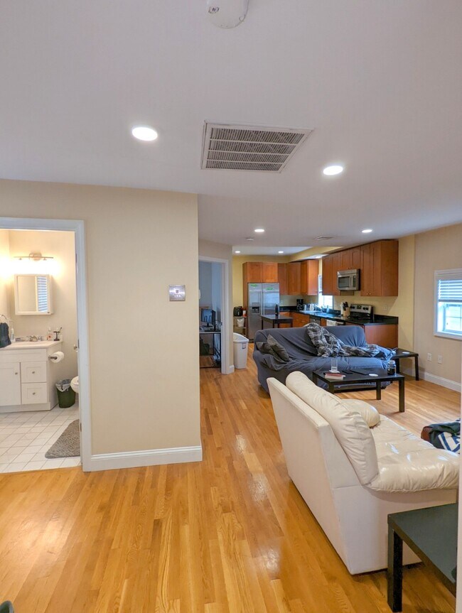 Photo - 60 William St Unit 2