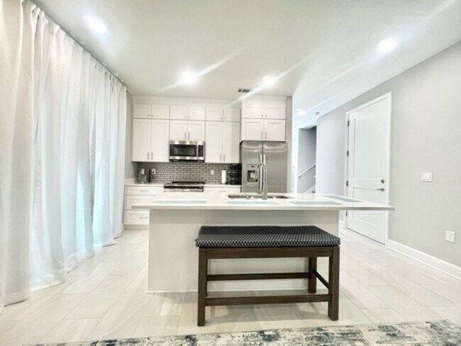 Photo - 213 Allen St