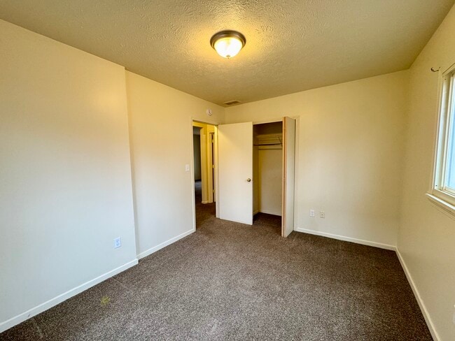 Photo - 1062 Merton Ave