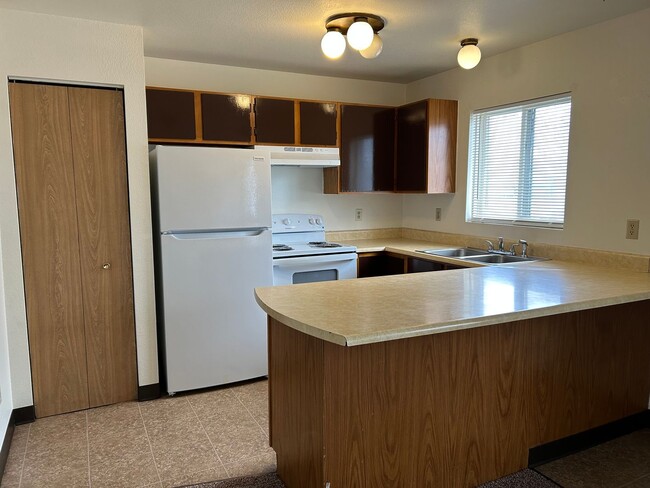 Building Photo - 640 E Oregon St Unit A(580) Rental