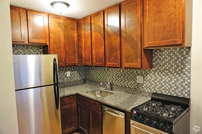 Building Photo - 429 W Roscoe St Rental