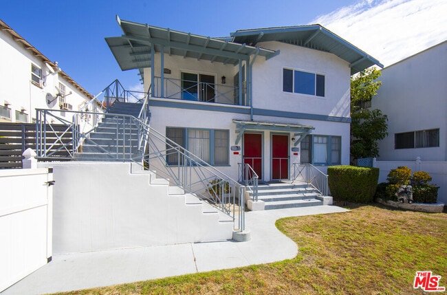Photo - 1040 N Crescent Heights Blvd