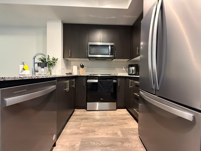 Building Photo - 215-335 Wheat Boom Dr Oakville Ontario L6H 7Y1 Unit 215
