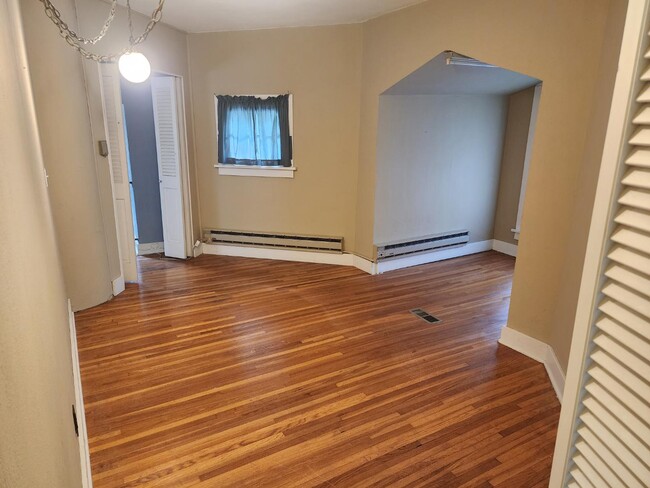 Building Photo - 1309 Gorton Ave NW