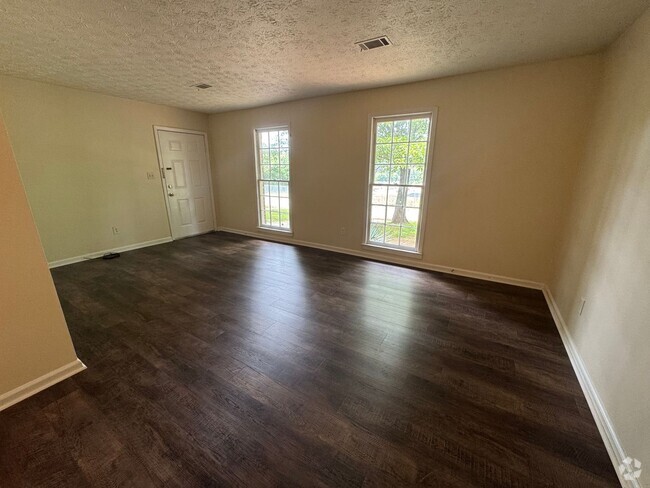 Building Photo - 505 Chateau Dr SE Unit B Rental