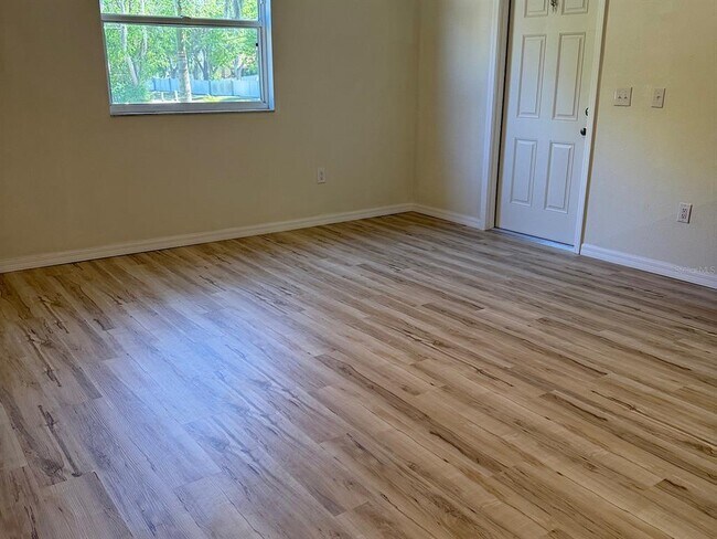 Photo - 623 Beckett Way