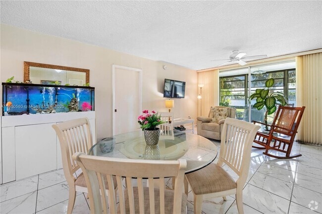 Building Photo - 2999 Point East Dr Rental