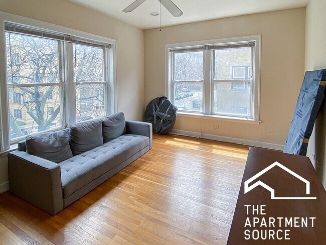 Photo - 3928 N Pine Grove Ave Unit 3E