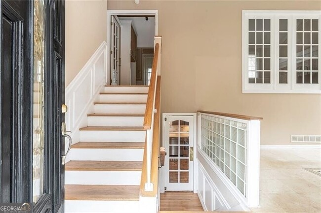 Photo - 131 Arrowood Ln