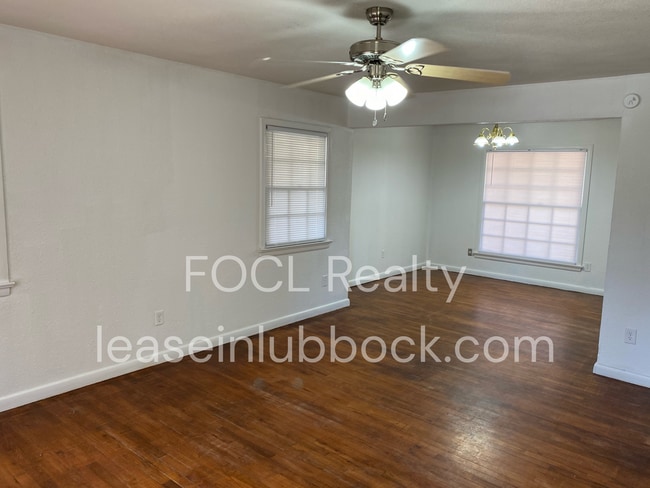 Photo - Bright and Welcoming 3/2/1 in the Maxey Park Neighborhood