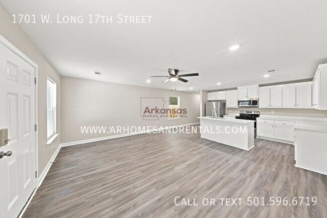 1701 W Long 17th St