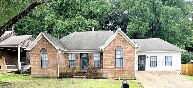 Building Photo - 1079 Harpeth Dr Rental