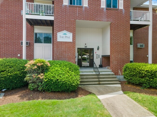 Building Photo - 10 Dailey St Unit F Rental