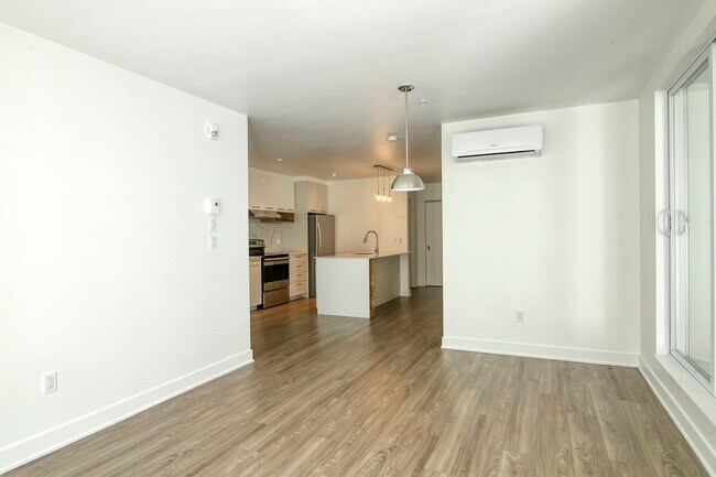 Photo - 9675 Av. Papineau Unit 325