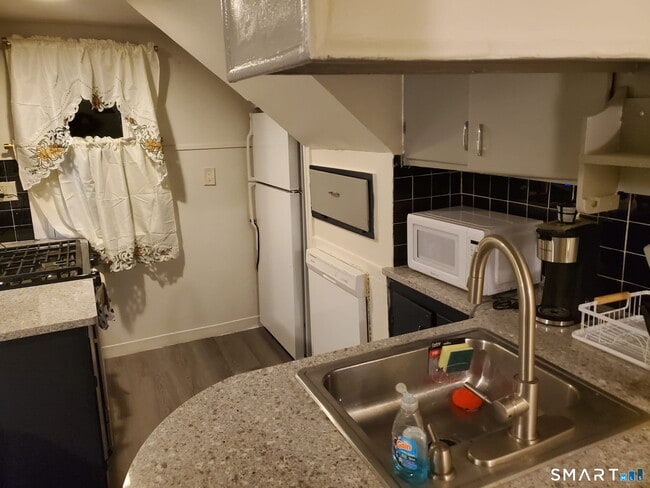 Photo - 24-26-26 Judson Ave