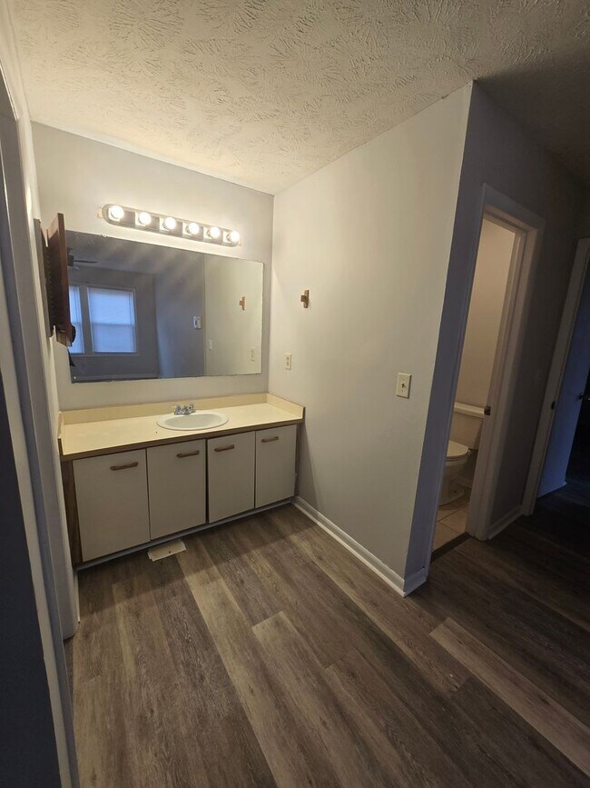 Photo - 6809-9 Willowbrook ~ Stewarts Creek