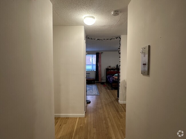 Building Photo - 205 Kent St Unit 12A Rental