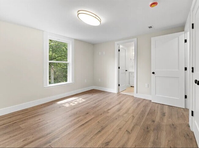Photo - 240 Norfolk St Unit 3