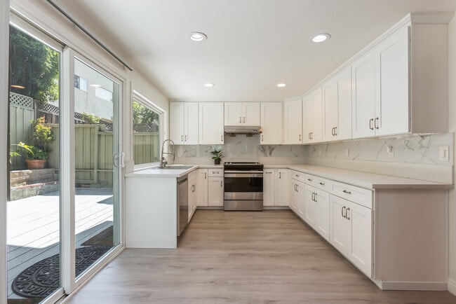 Photo - 10227 S Autumn Leaf Cir