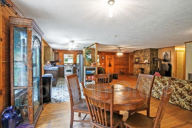 Photo - 561 Bee Tree Rd