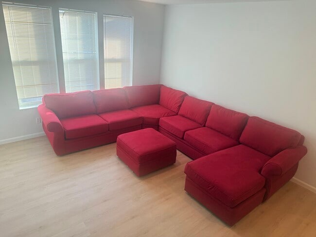 Photo - 1505 Nevin Plz