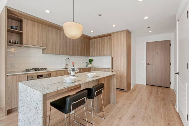 Photo - 505 N Orleans St Unit ID407383P