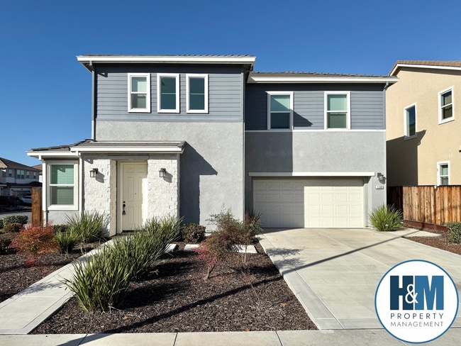 Building Photo - Beautiful Duets at Westfield in Hollister