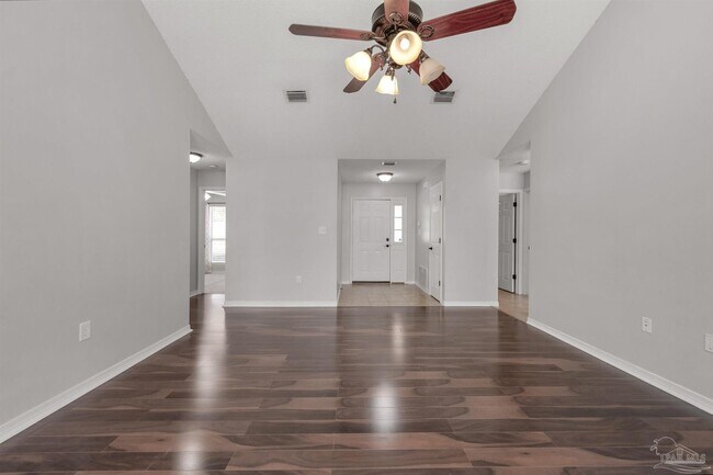 Photo - 6545 Fern St