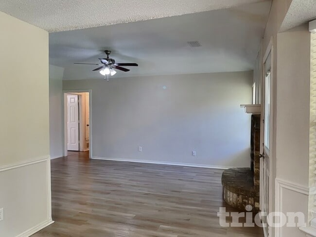 Photo - 615 Sherman Dr