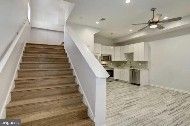 Photo - 1732-B N Veitch St Casa