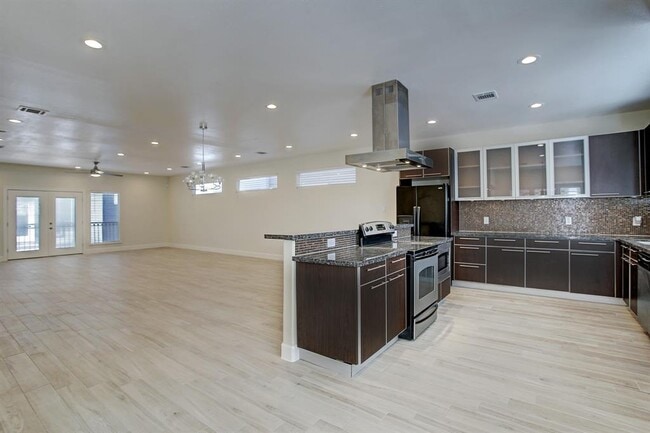 Photo - 3045 Clinton Dr