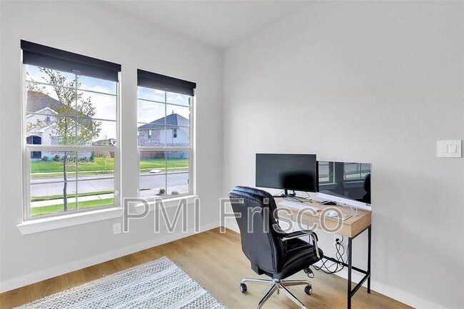 Photo - 6105 Poolside Way